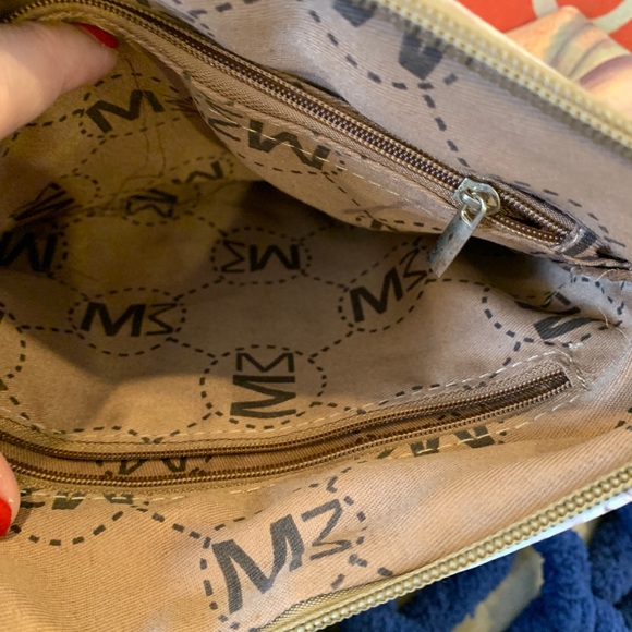 Michael Michelle USA Printed Small Purse - Picture 6 of 7